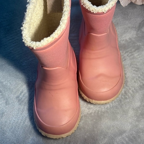 Hunter Kids Light Pink Boots - Picture 2 of 5